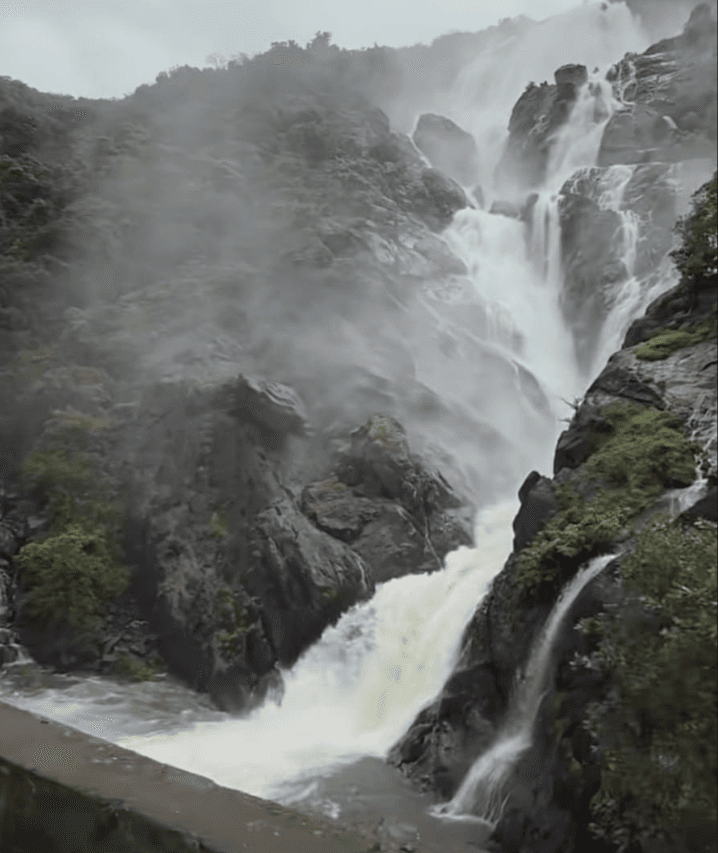Experience the breathtaking monsoon train journey from Castle Rock to Goa, passing through misty Western Ghats, lush forests, tunnels and the majestic Dudhsagar Falls. This scenic railway route offers nature lovers a spectacular front-row view of Karnataka and Goa’s monsoon beauty.